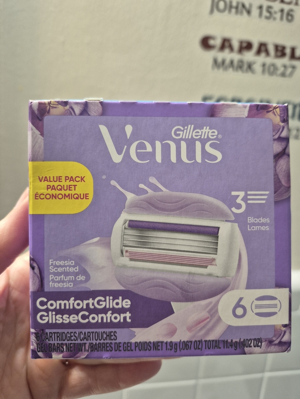 New Sealed Venus Comfort Blades